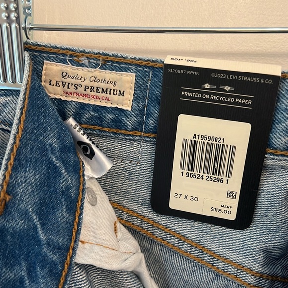 Levis 501 ‘90s jeans - Picture 9 of 16